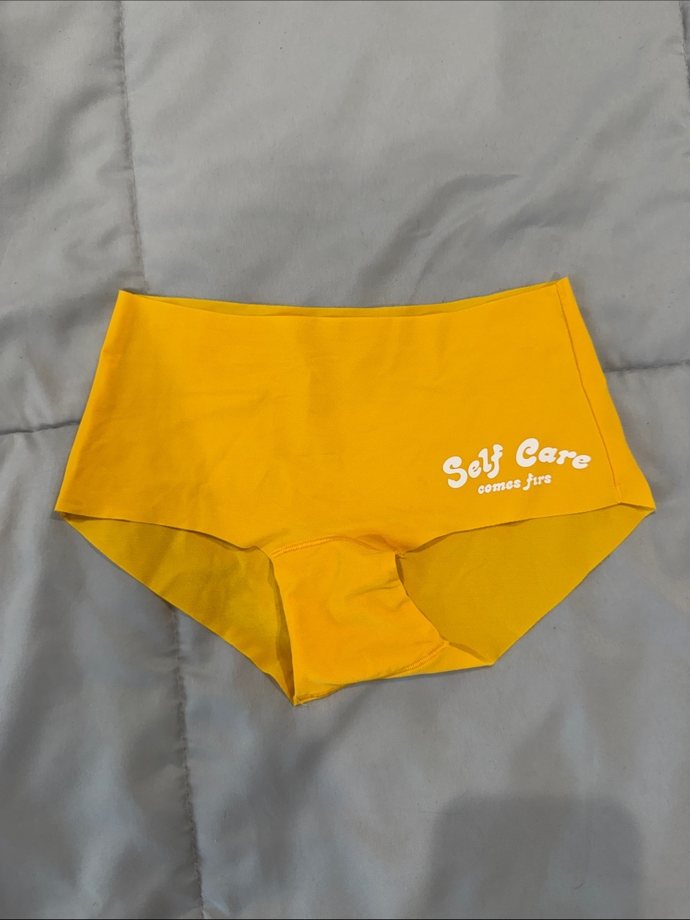 Victoriaโs Secret pink boyshort panty